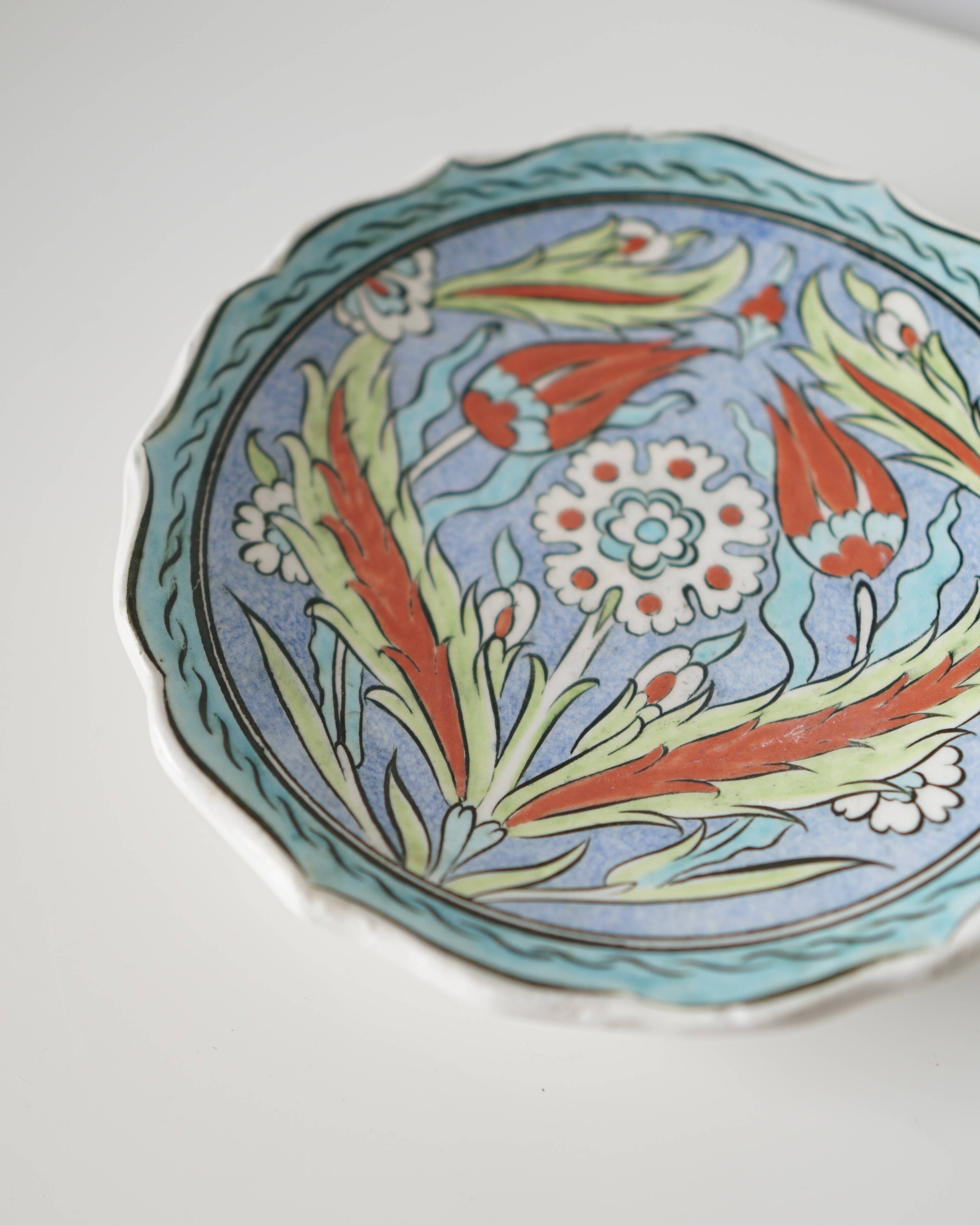 Decorative earthenware plate - hand-painted by İkbal Çini - Kütah