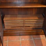 Open mahogany corner bookcase