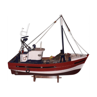 Model boat
