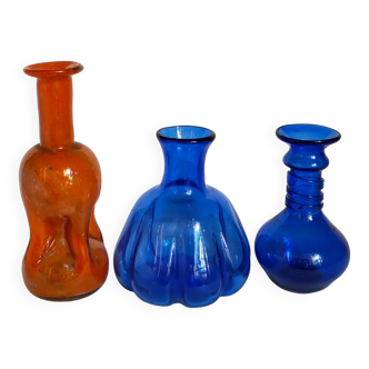 Trio de vases soliflores en verre soufflé vintages
