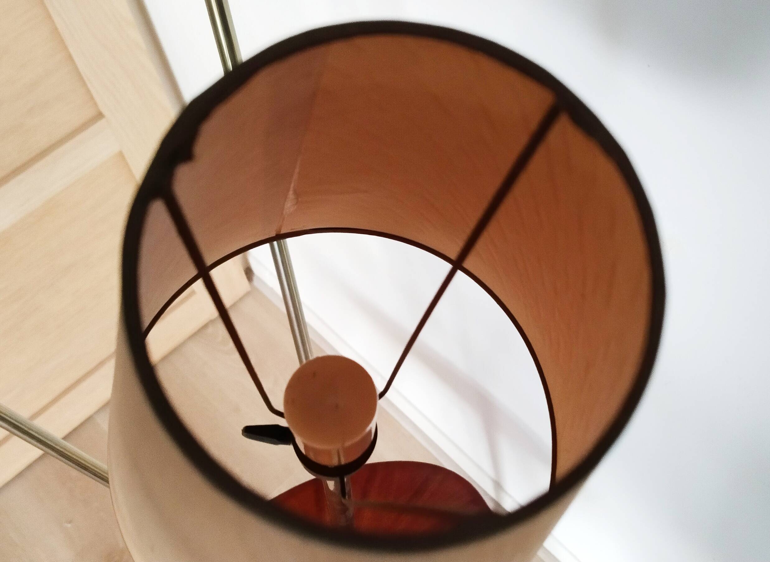 Lampadaire 3 feux avec tablette ,pieds tripode, années 60