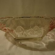 Oval bowl in crystal and frosted glass, pink and frosted.