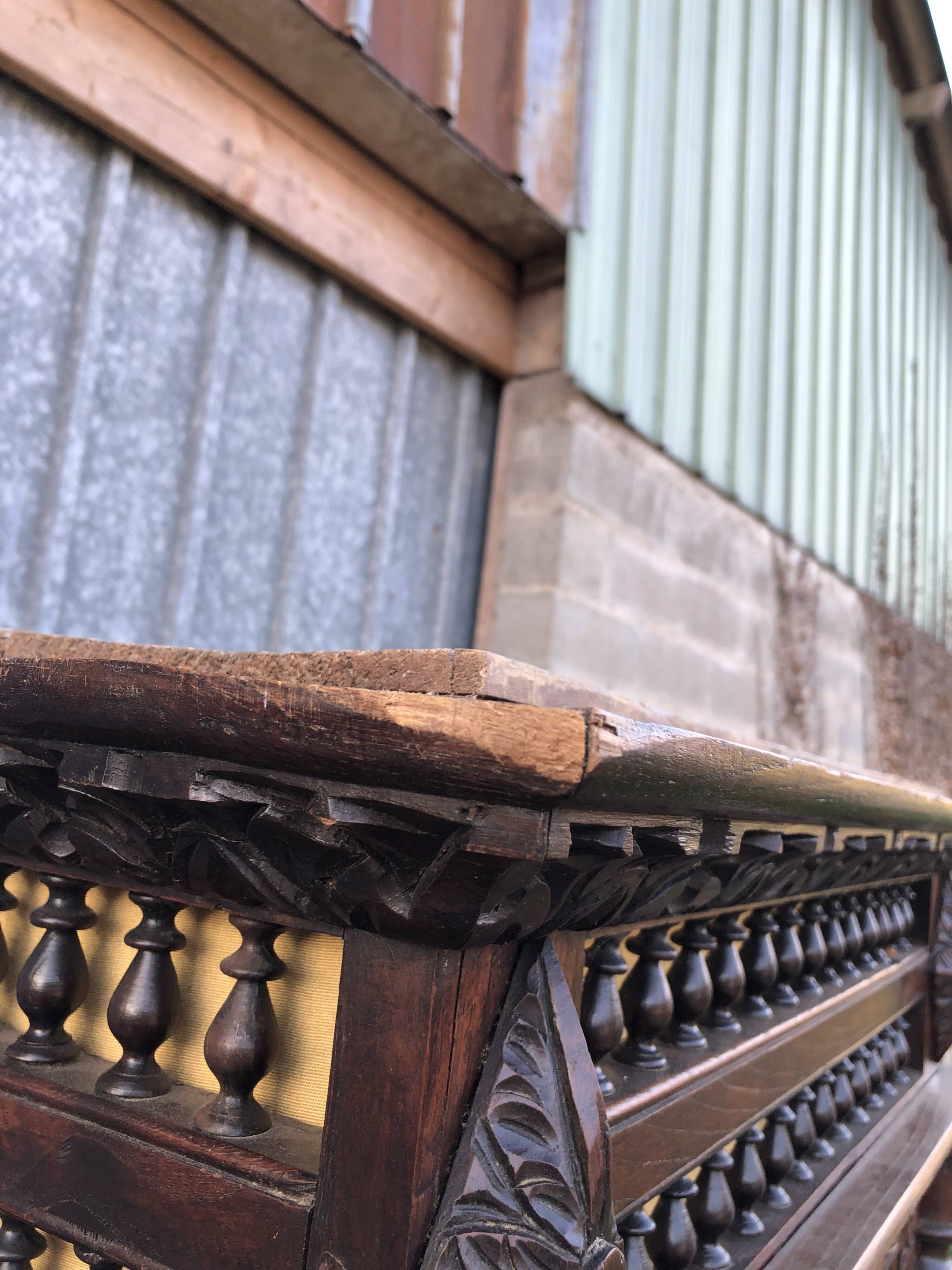 Breton bonnet cupboard in solid oak with 1 door and 1 drawer.