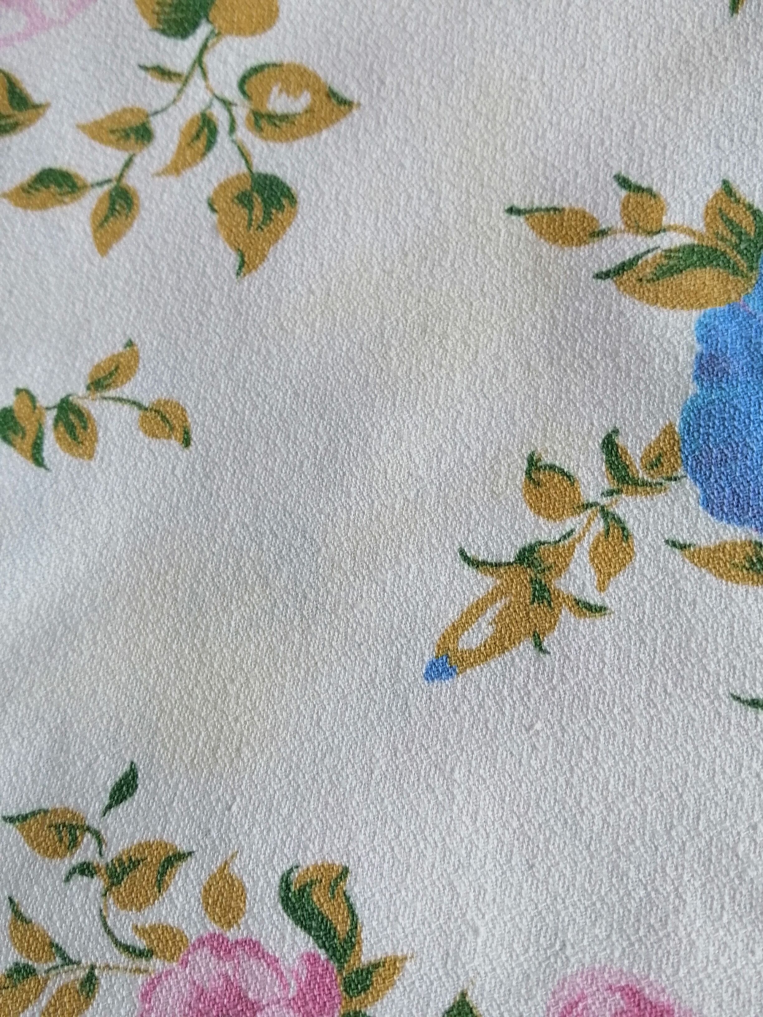 Lot 1 tablecloth & 11 country towels