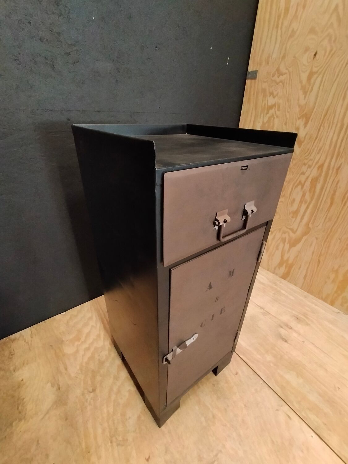 Trade furniture