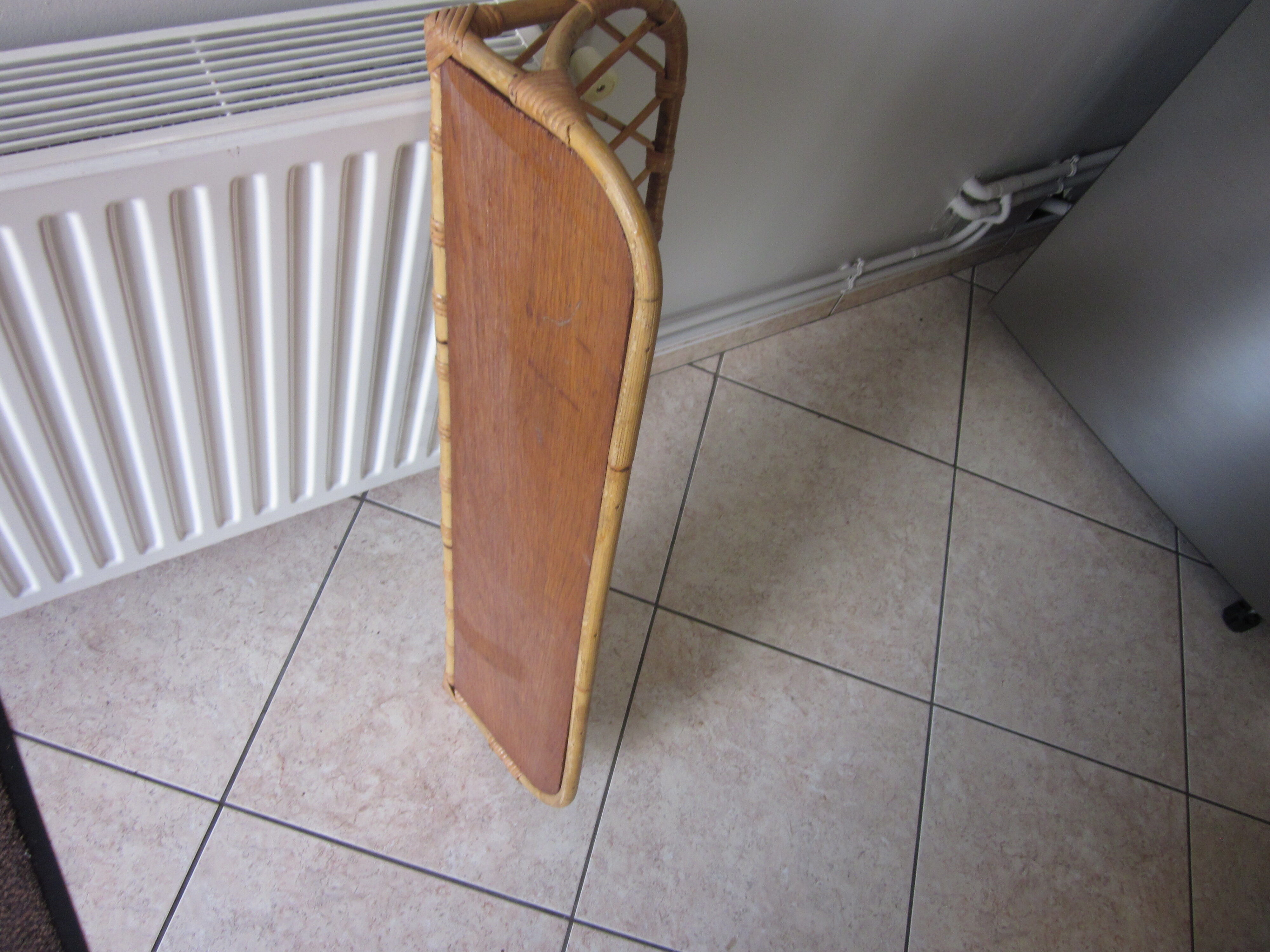 Étagère vintage en rotin