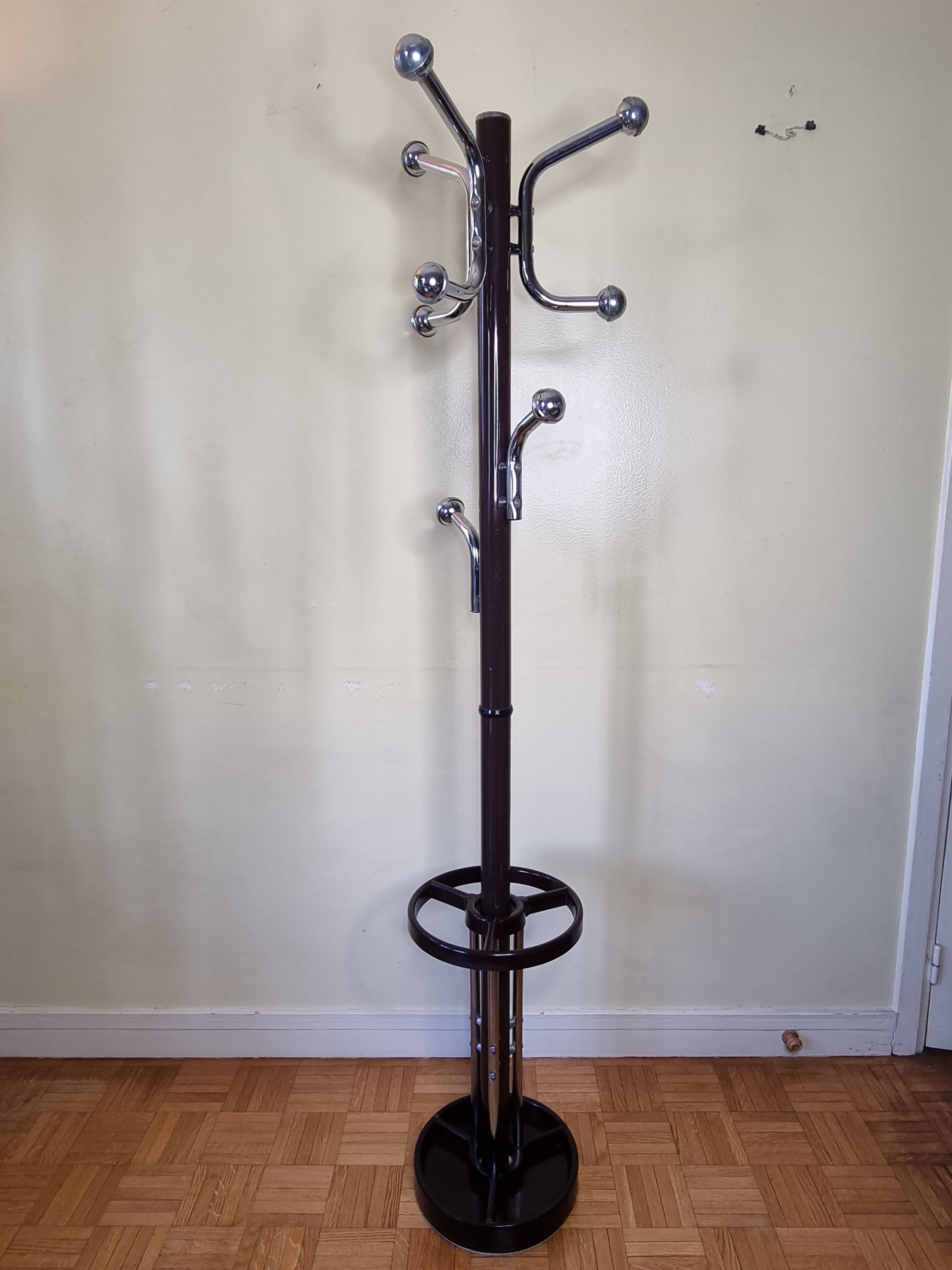Portemanteau sur pied vintage en métal laqué, années 70