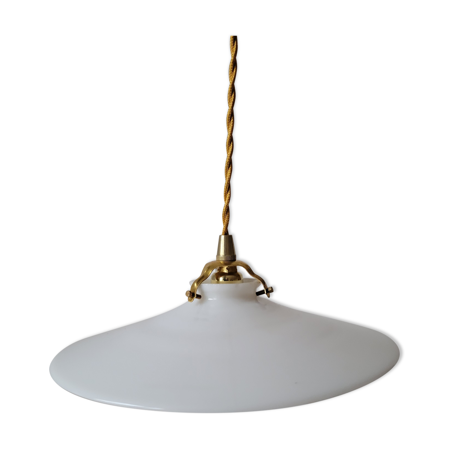 White opaline suspension