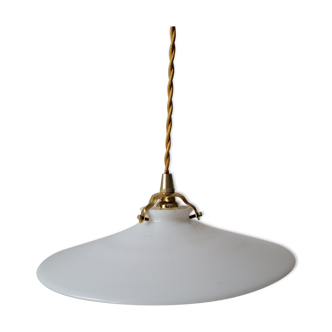 White opaline suspension