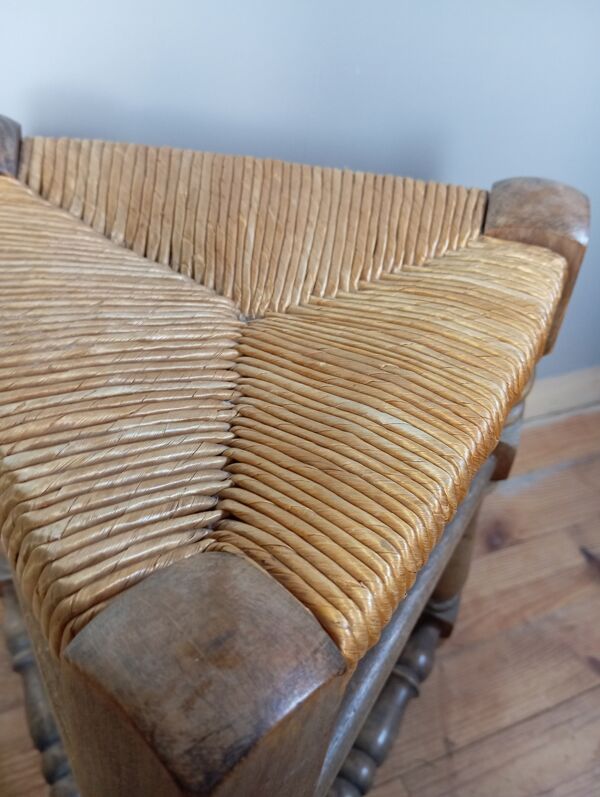 Tabouret tripode bois et paille style neo basque