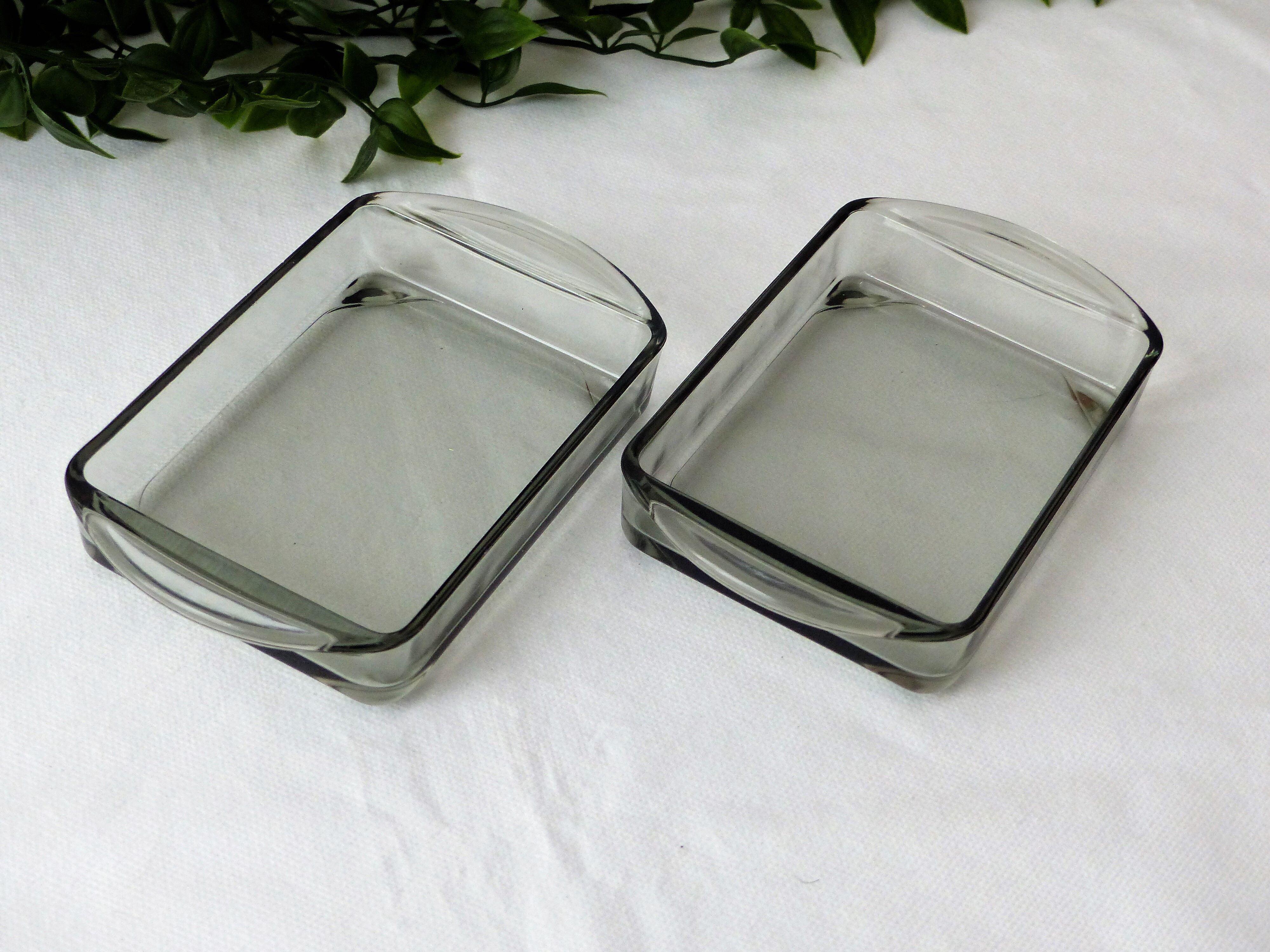 2 smoked glass ravier cups