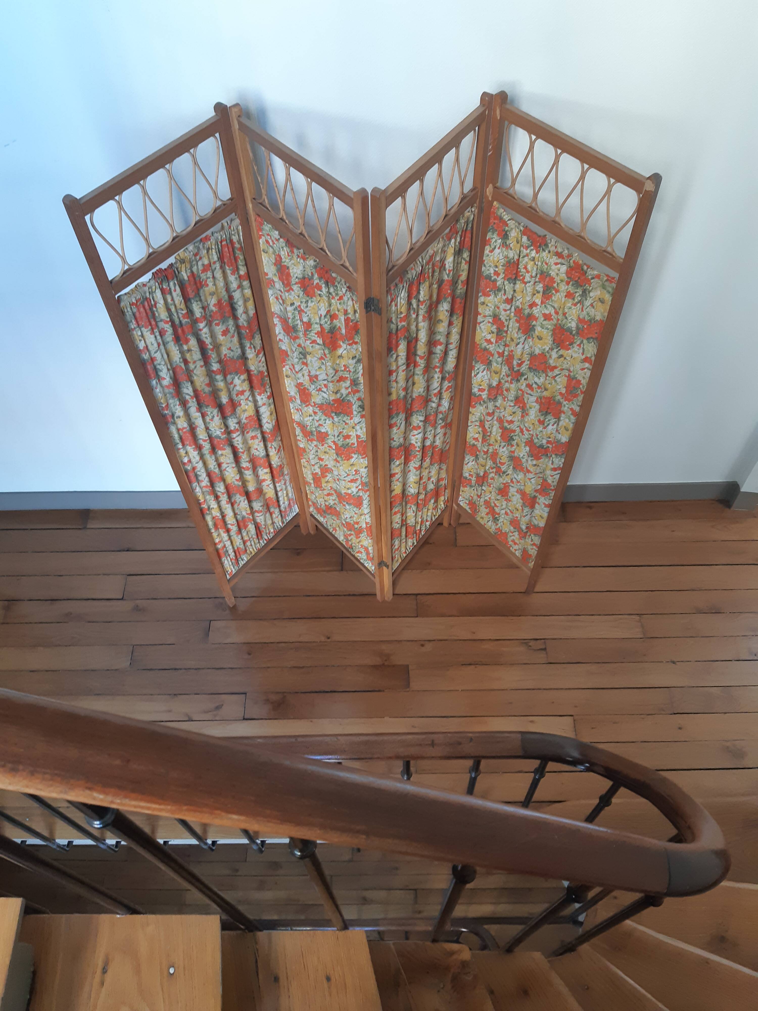 Wood and rattan screen