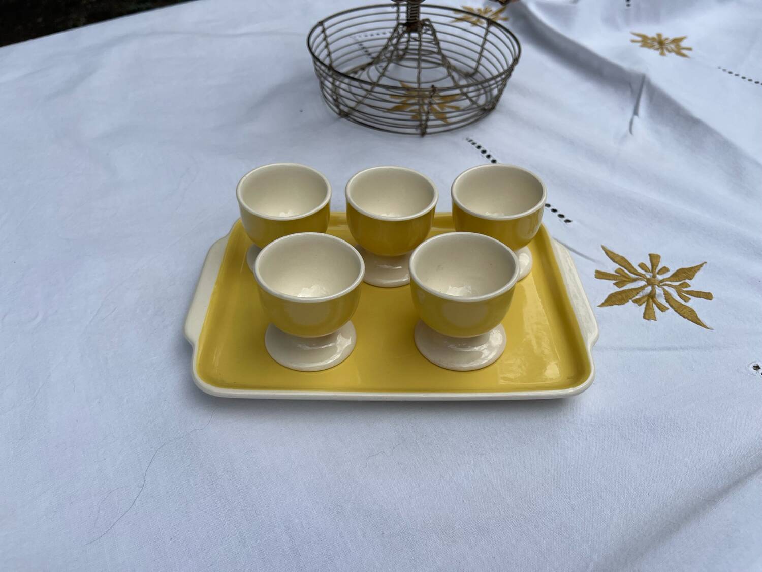 5 egg cups and their serving tray Villeroy and Boch