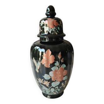 Vase with lid. decorative asian potiche with undulations. floral motifs/exotic bird. exclusive décor, made in italy. high 30 cm