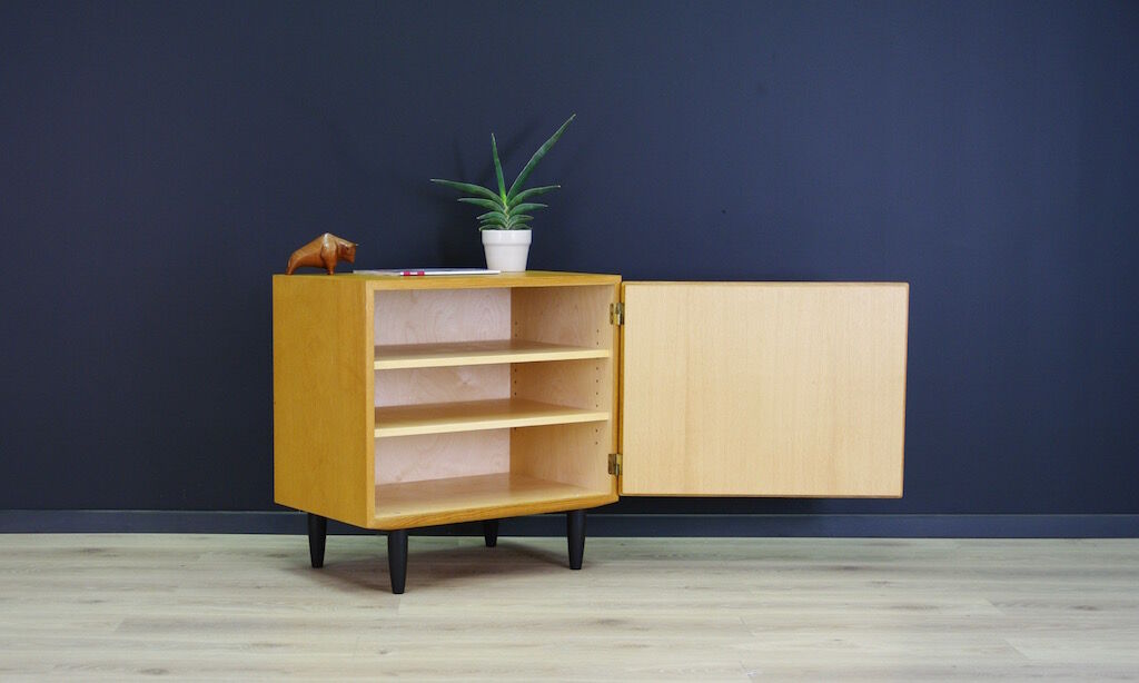 Dresser Carlo Jensen