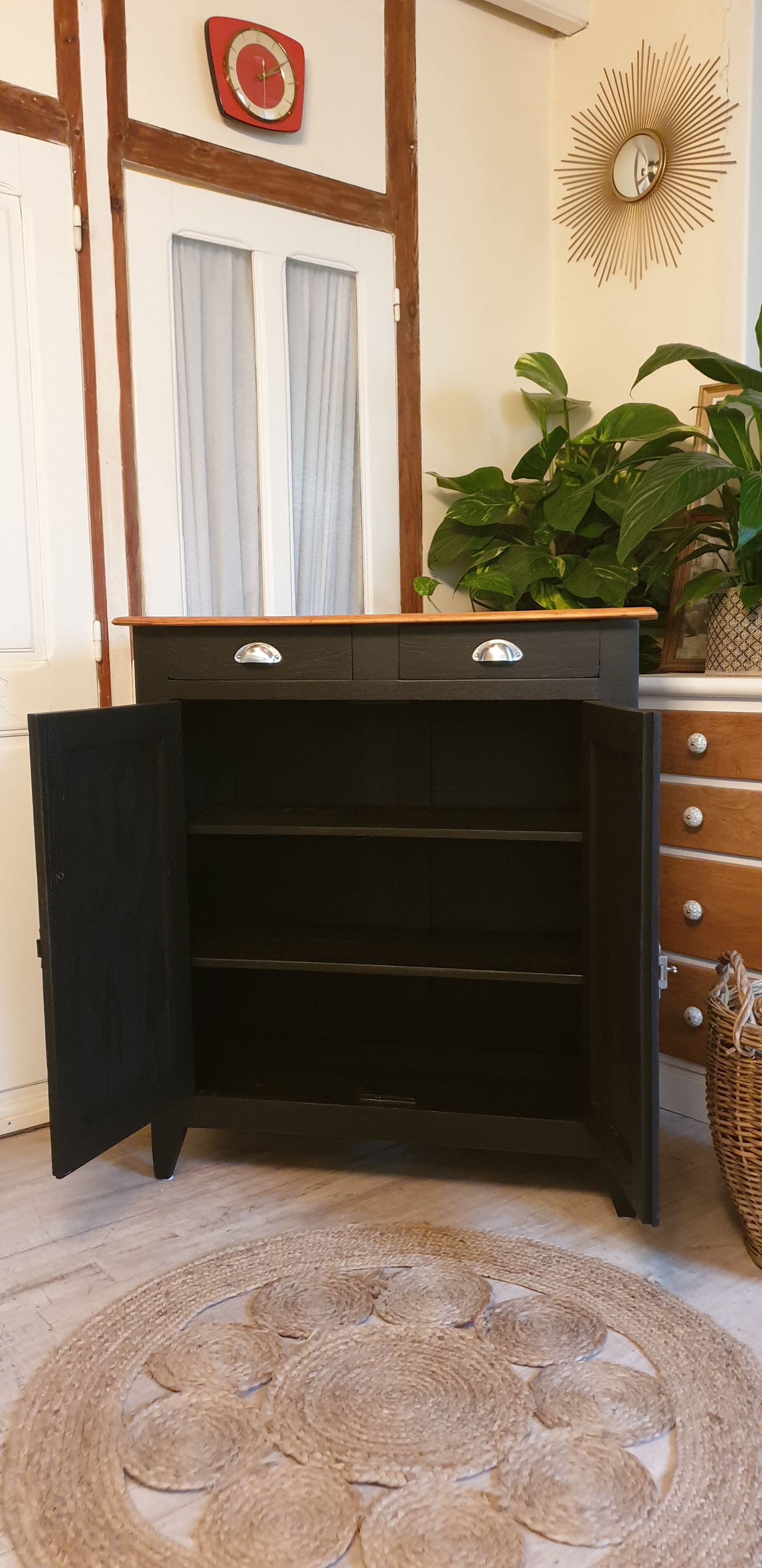 Black Parisian buffet