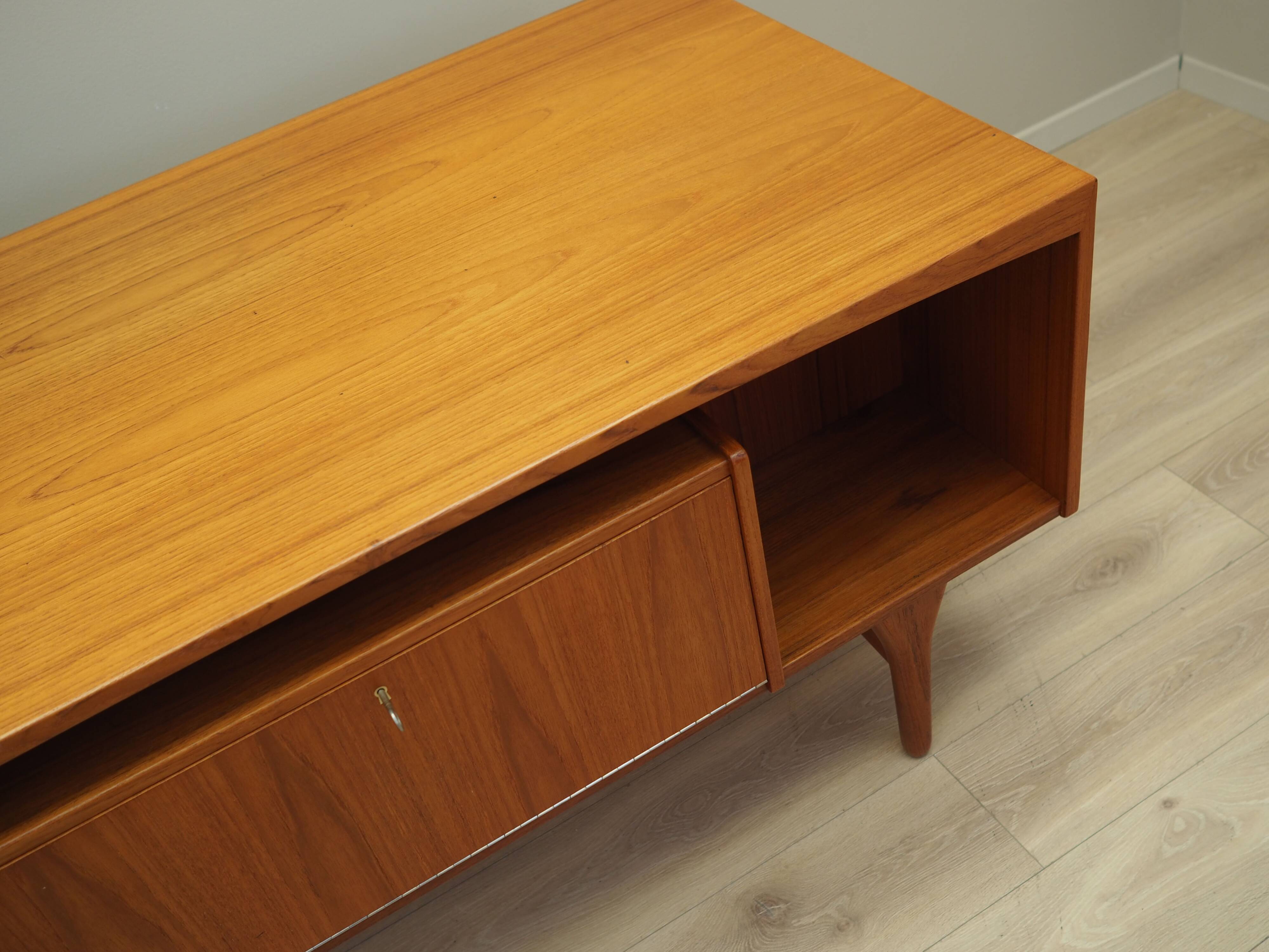 Teak desk, Danish design, 1960s, designer: Vald Mortensen, production: Odense