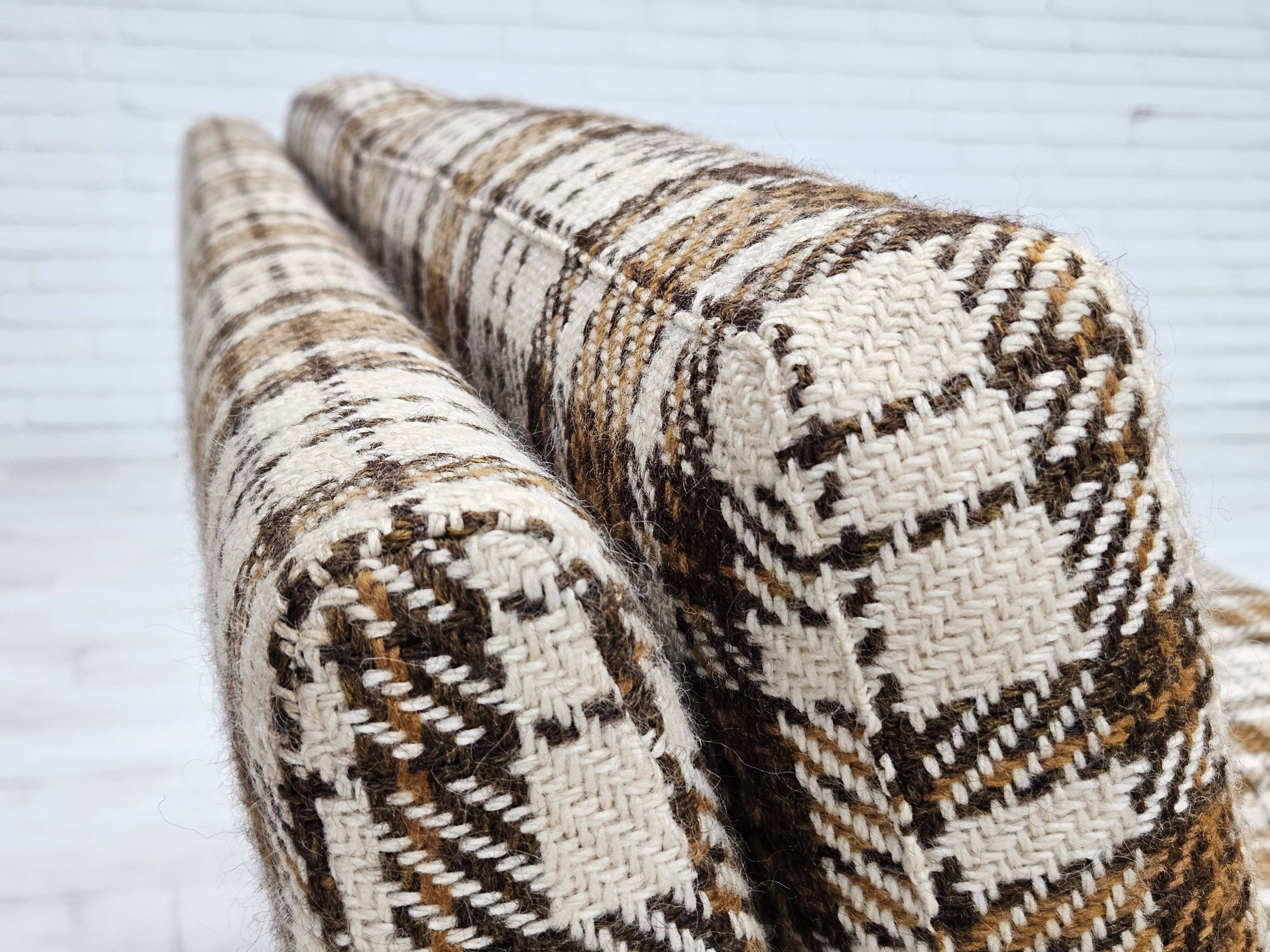 Années 1970, canapé danois 2 places