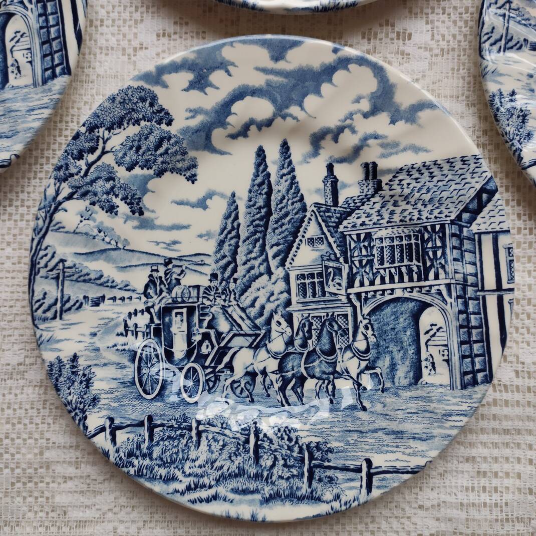 Set of 6 porcelain dessert plates