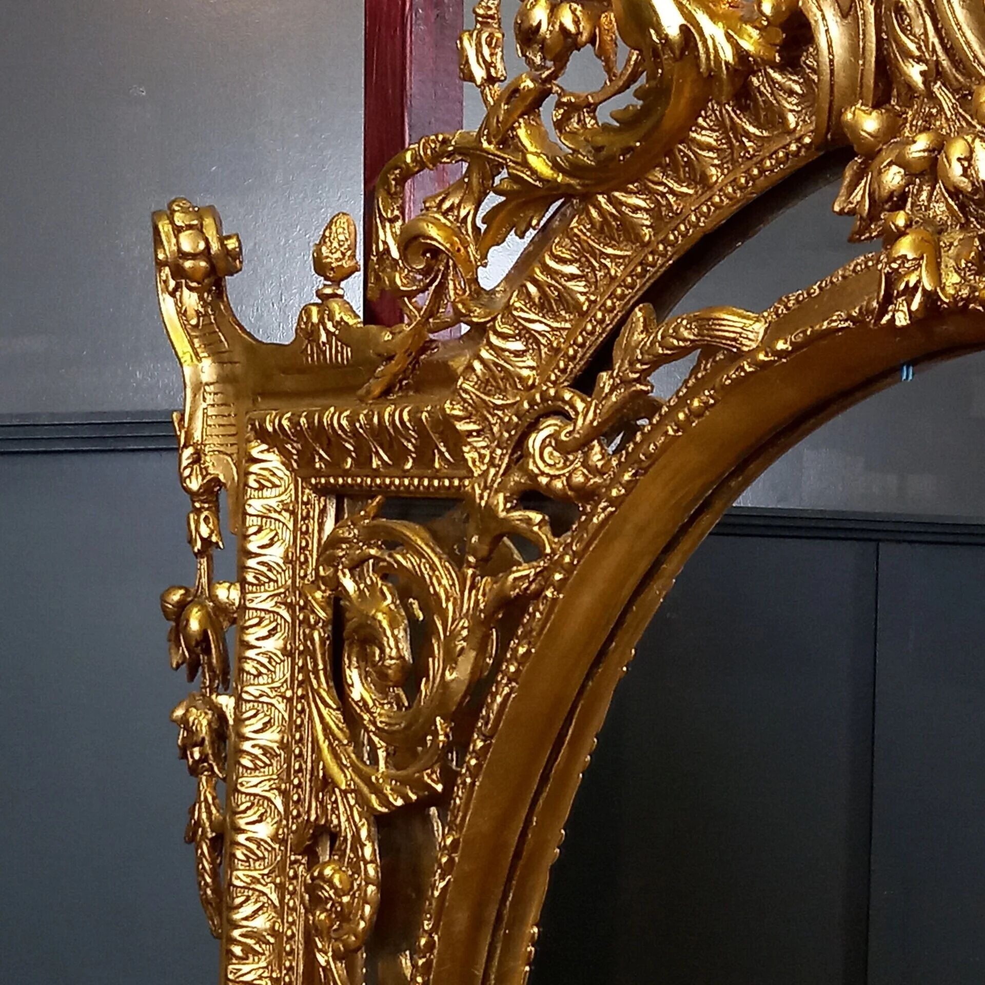 Miroir ovale vintage de style Rococo Louis XV