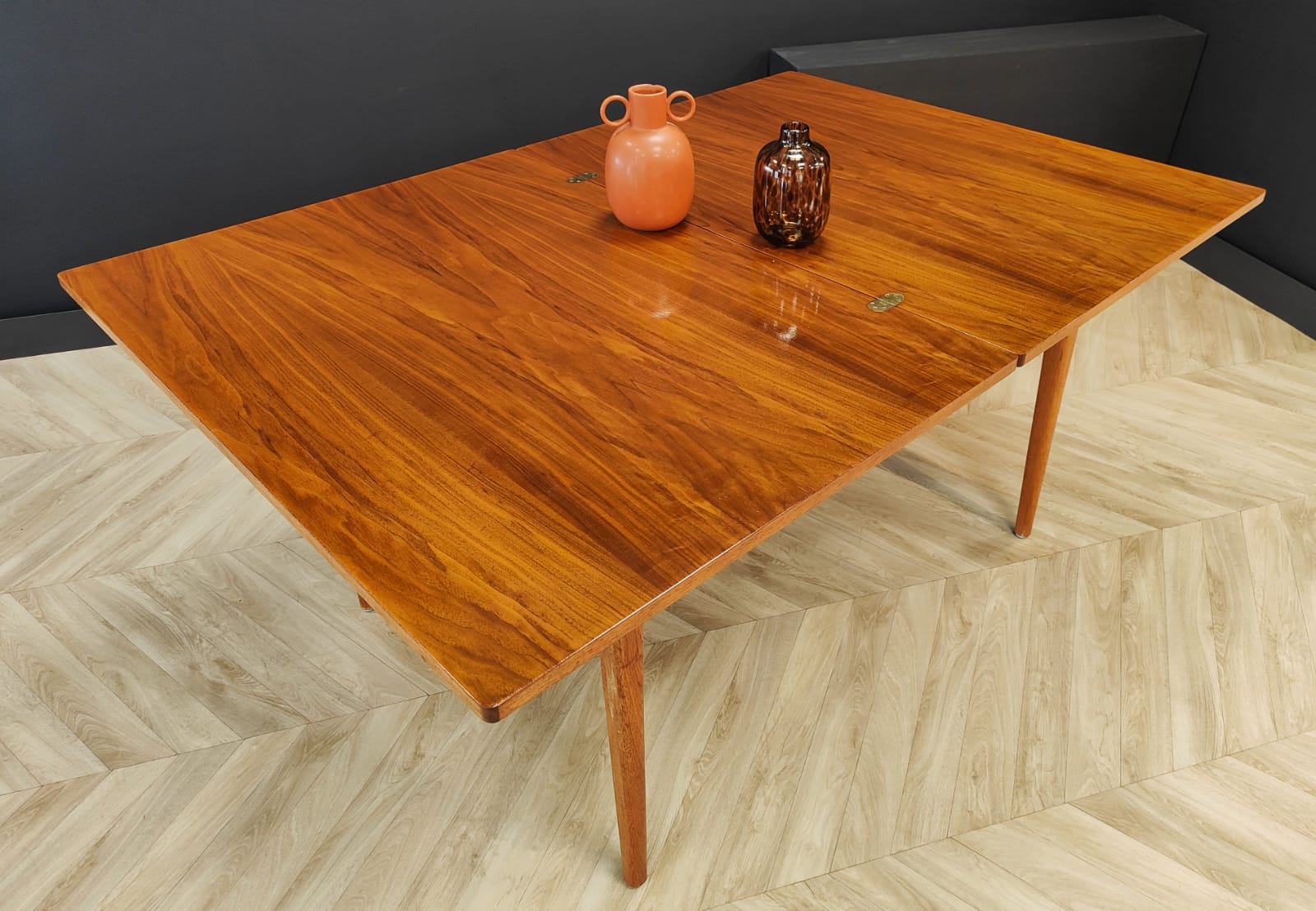 Mid Century extendable dining table | Vintage