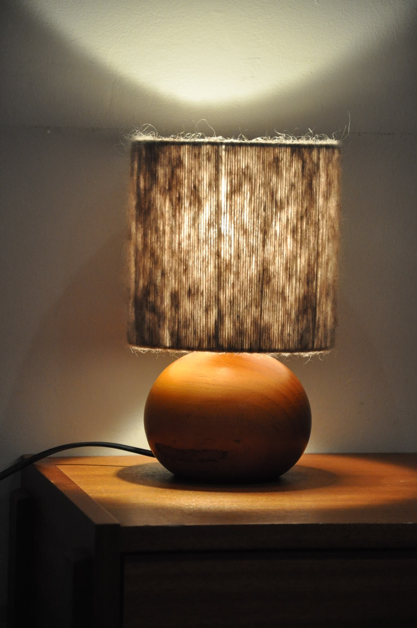 Wood and wool lamp