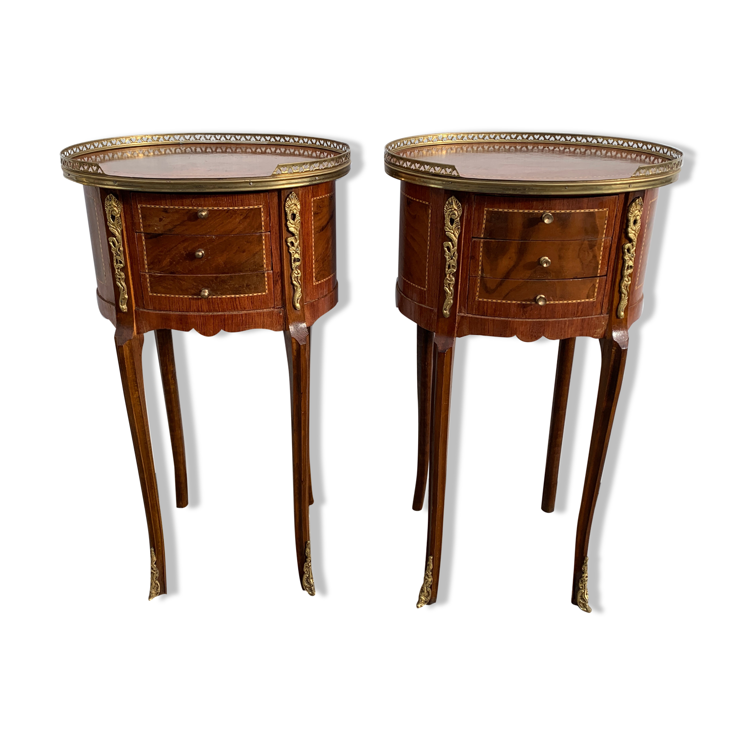 Paire de chevets ou bouts de canapés, forme tambour, style Louis XVI