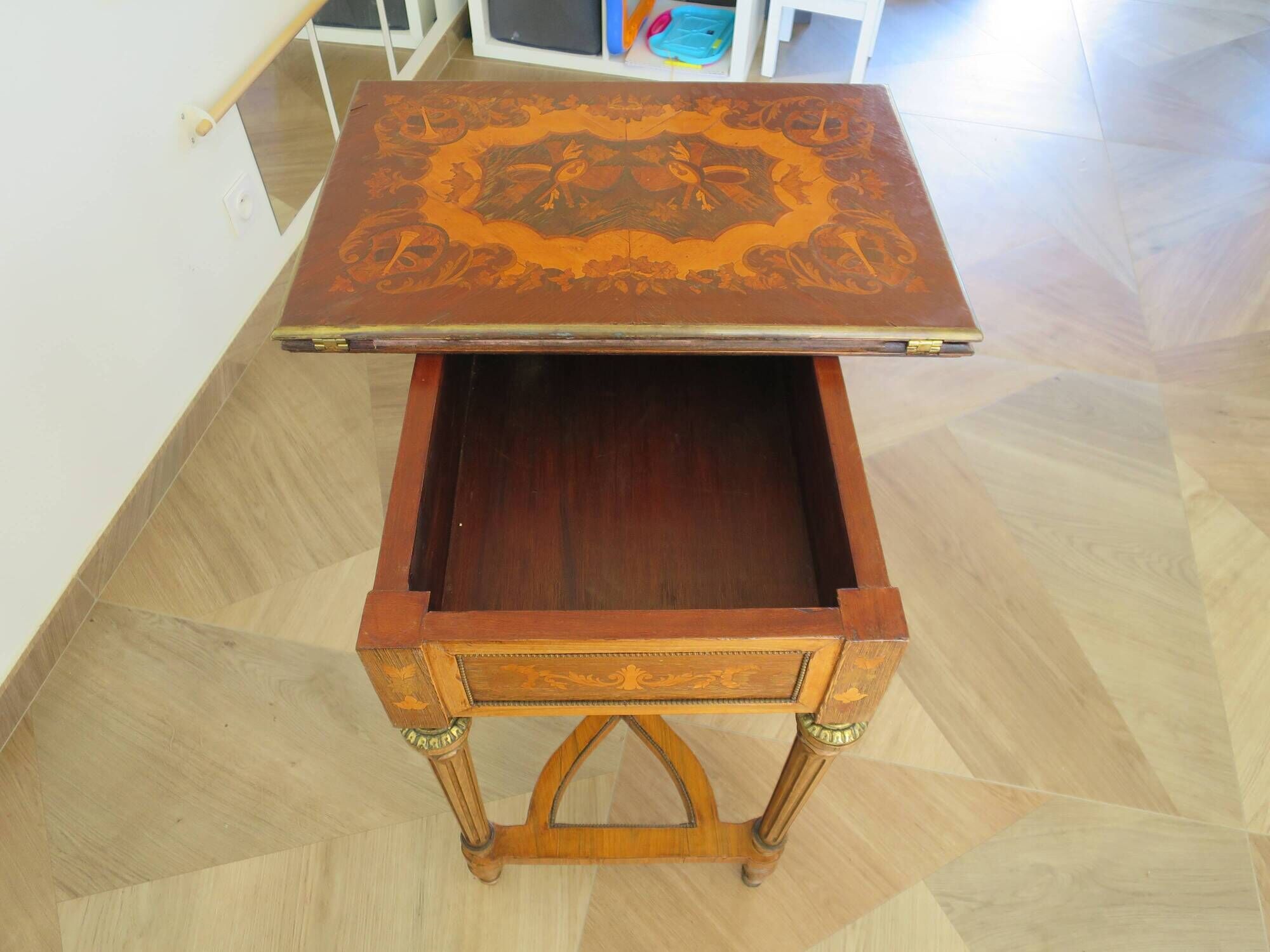 Rare - portfolio game table in marquetry and decorative bronze - Louis XVI style - Early 1900