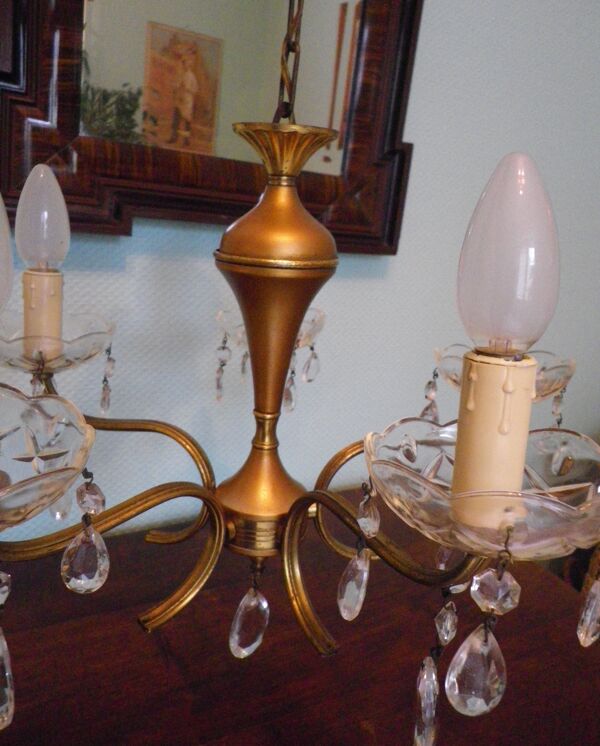 Suspension 5 feux, métal doré, coupelles en verre agrémentées de pampilles en verre