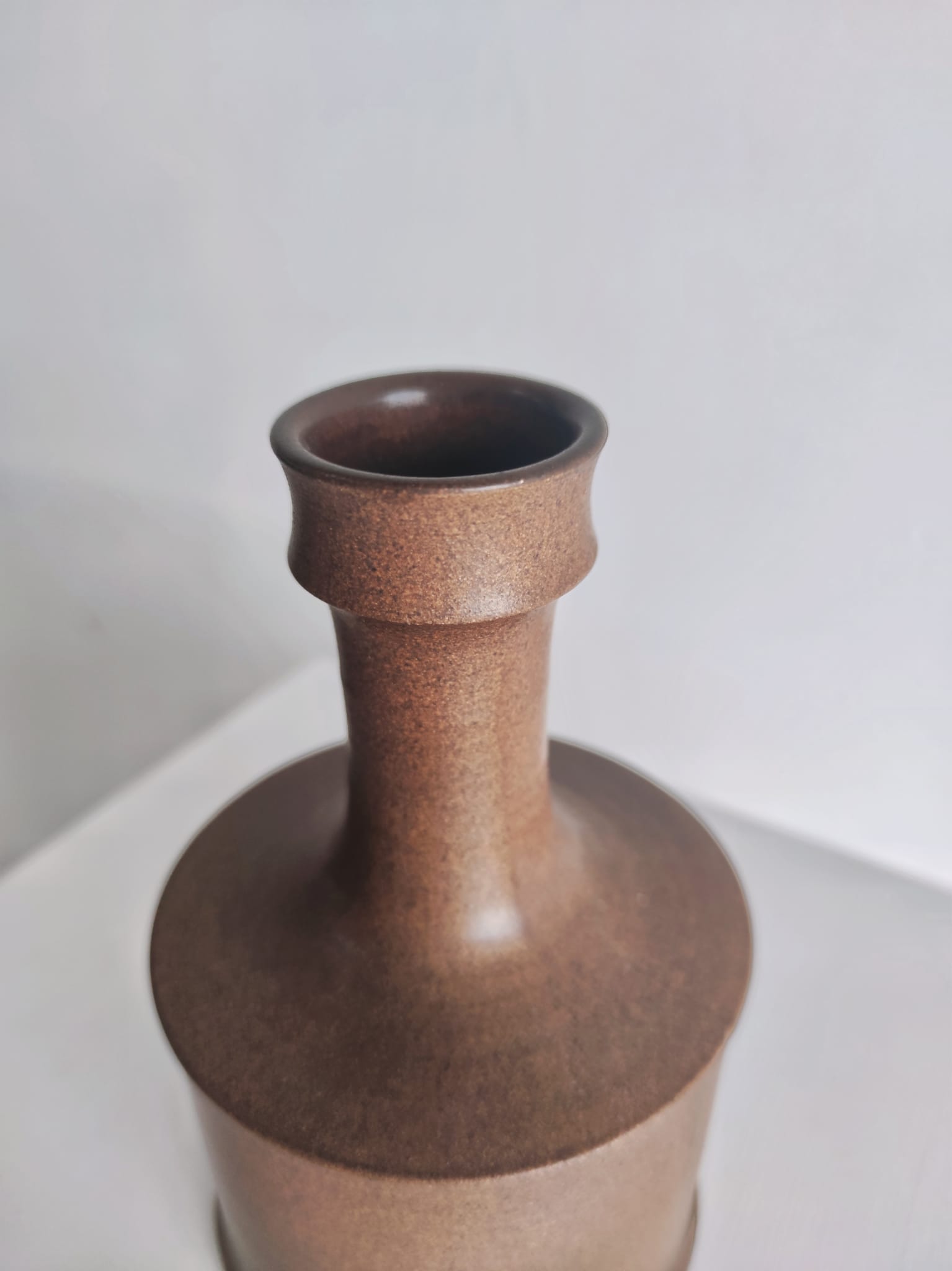 Brown enamelled earth vase Nanni Valentini (1932-1985) for Franco Bucci (1933-2002)