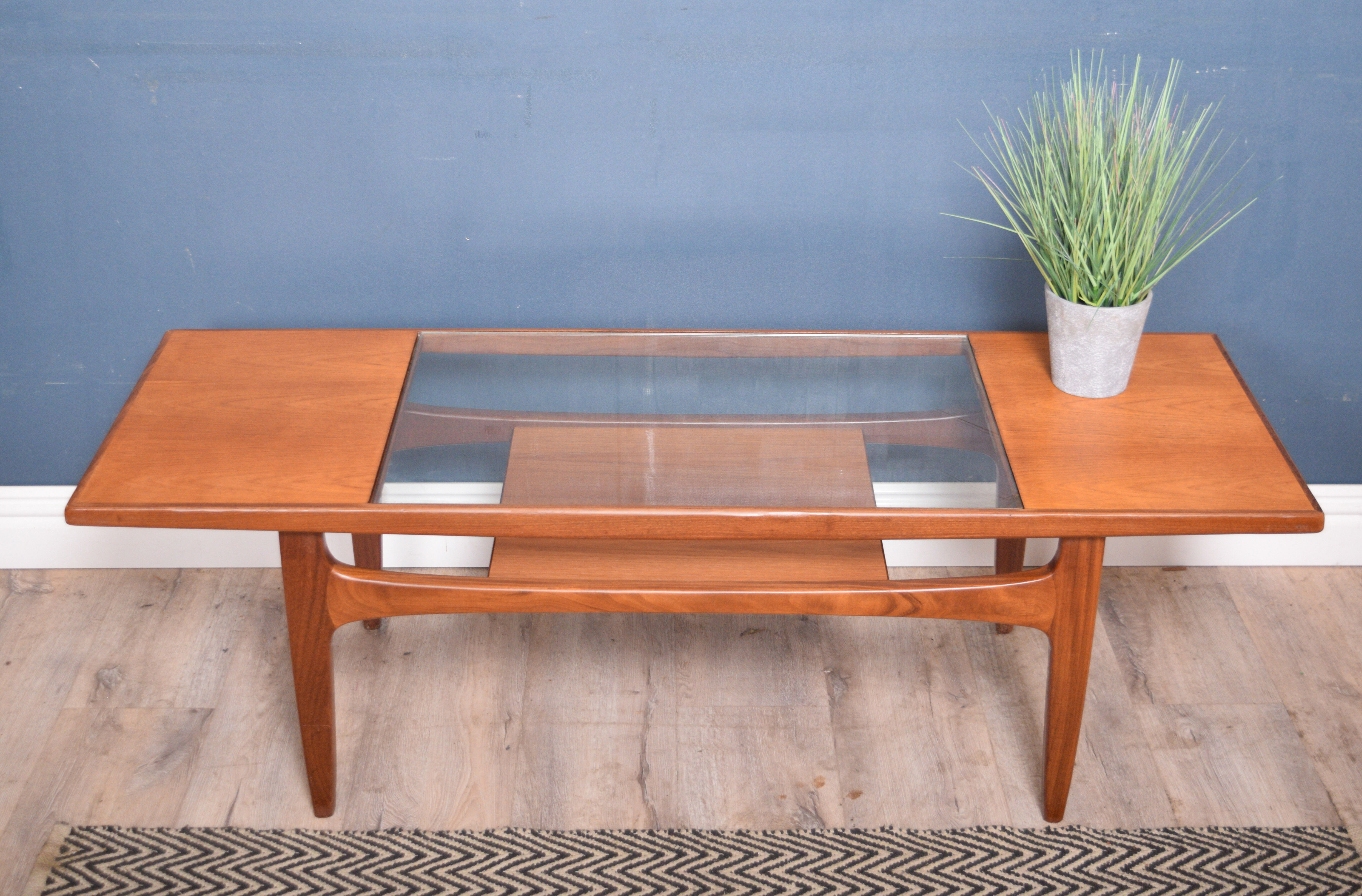 Table à café  G Plan Long John en teck des années 1960
