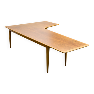 Bommerang coffee table, 1960s, in walnut