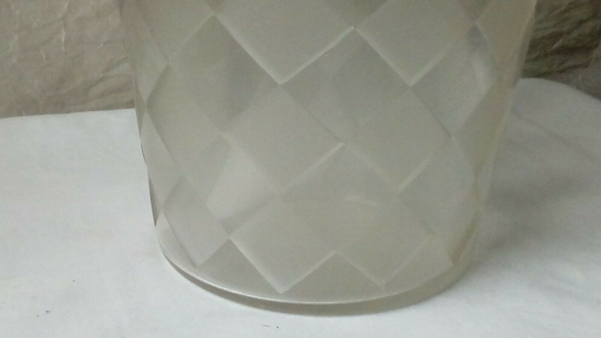 Vase en cristal a damier losange en verre depoli art deco