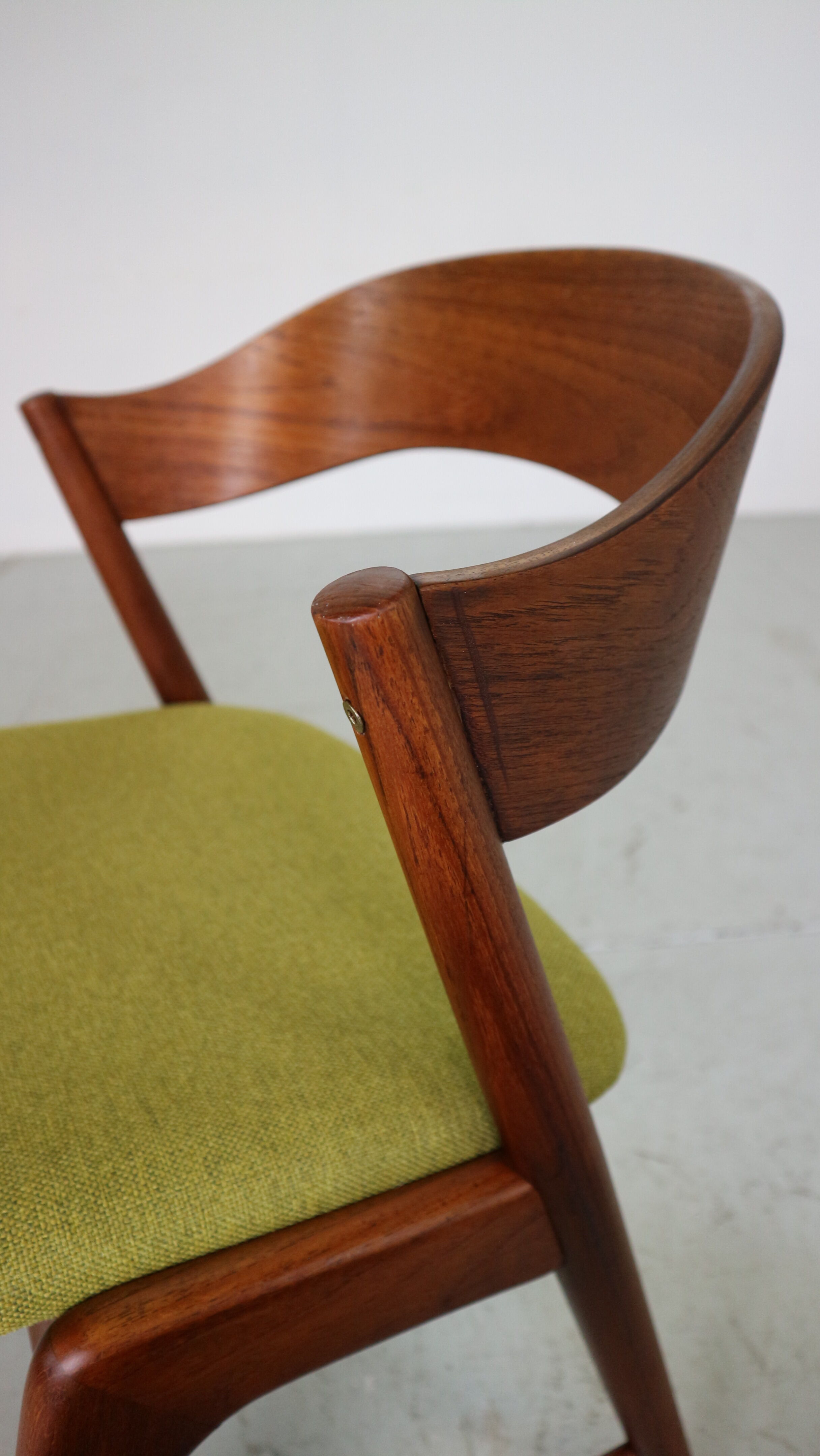 Mid- Century Set Of Two Organic Shape Teak Dinning Room Chairs, 1960 Denmark
