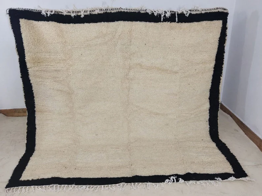 Handmade moroccan berber carpet 213 x 147 cm