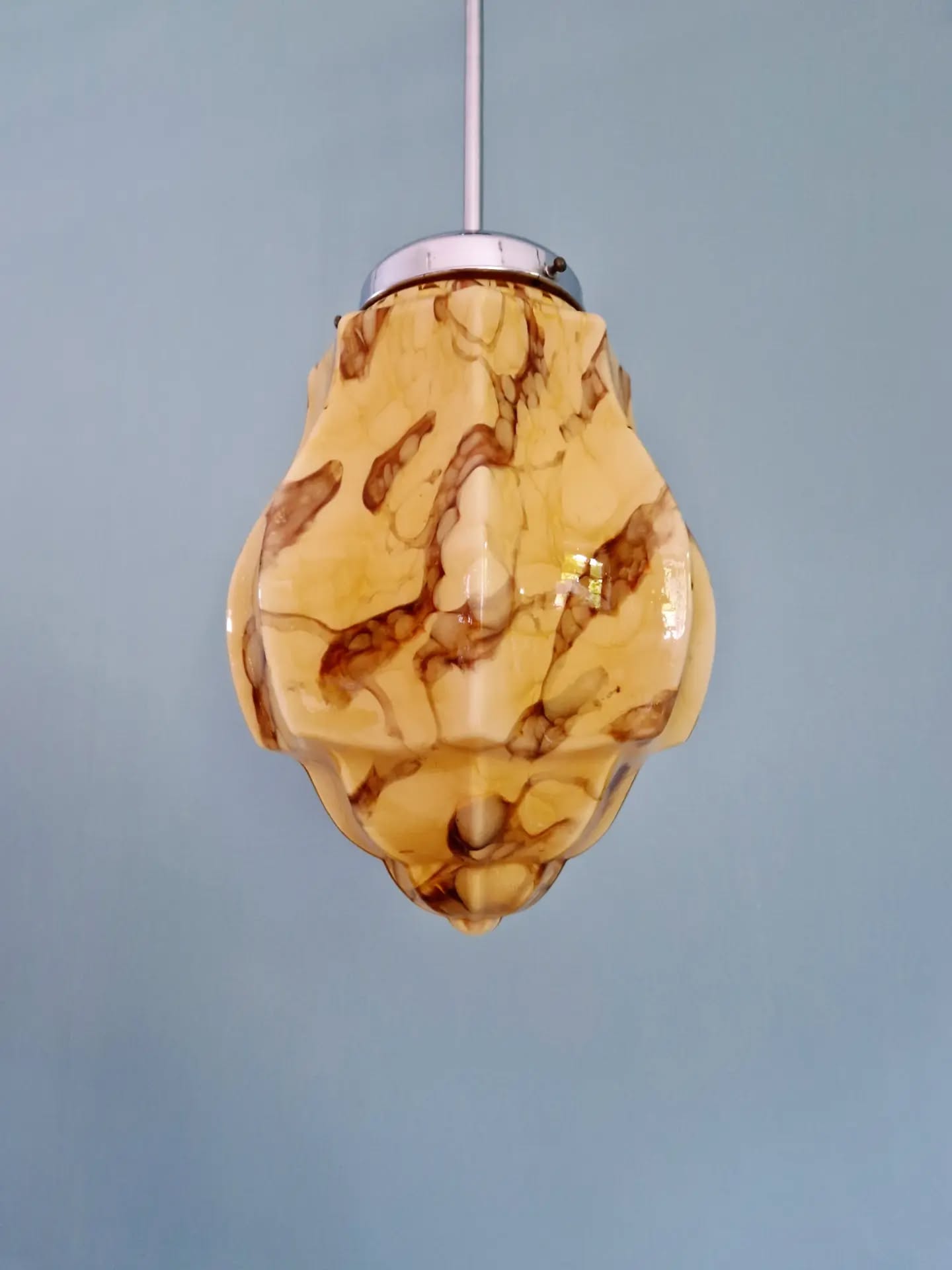 Art Deco suspension in marbled opaline, Scailmont, 1920-30