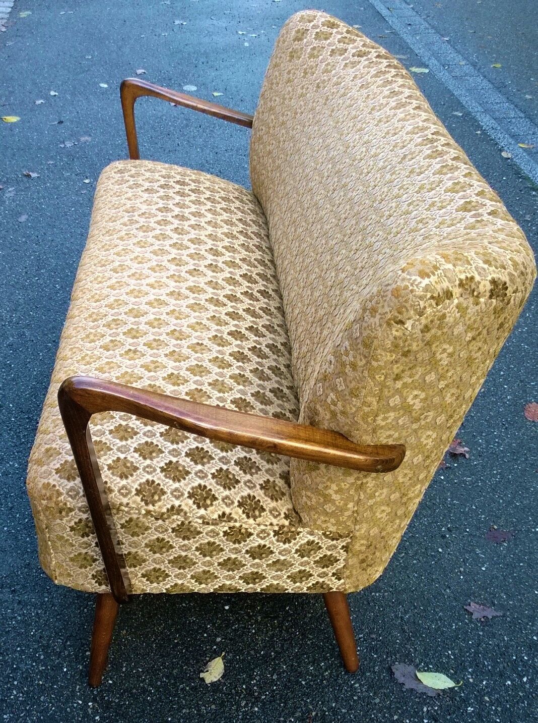 Sofa cocktail with armrests