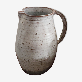 Sandstone pitcher