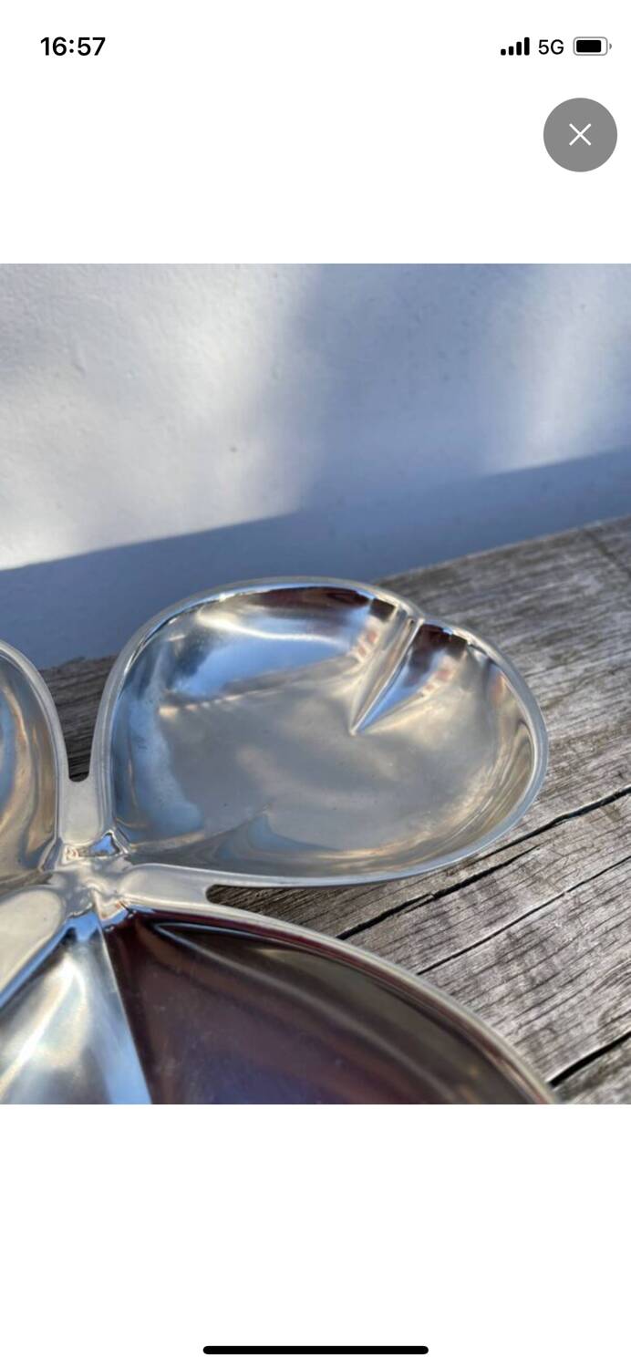Silver-plated metal clover-shaped trinket dish or tray