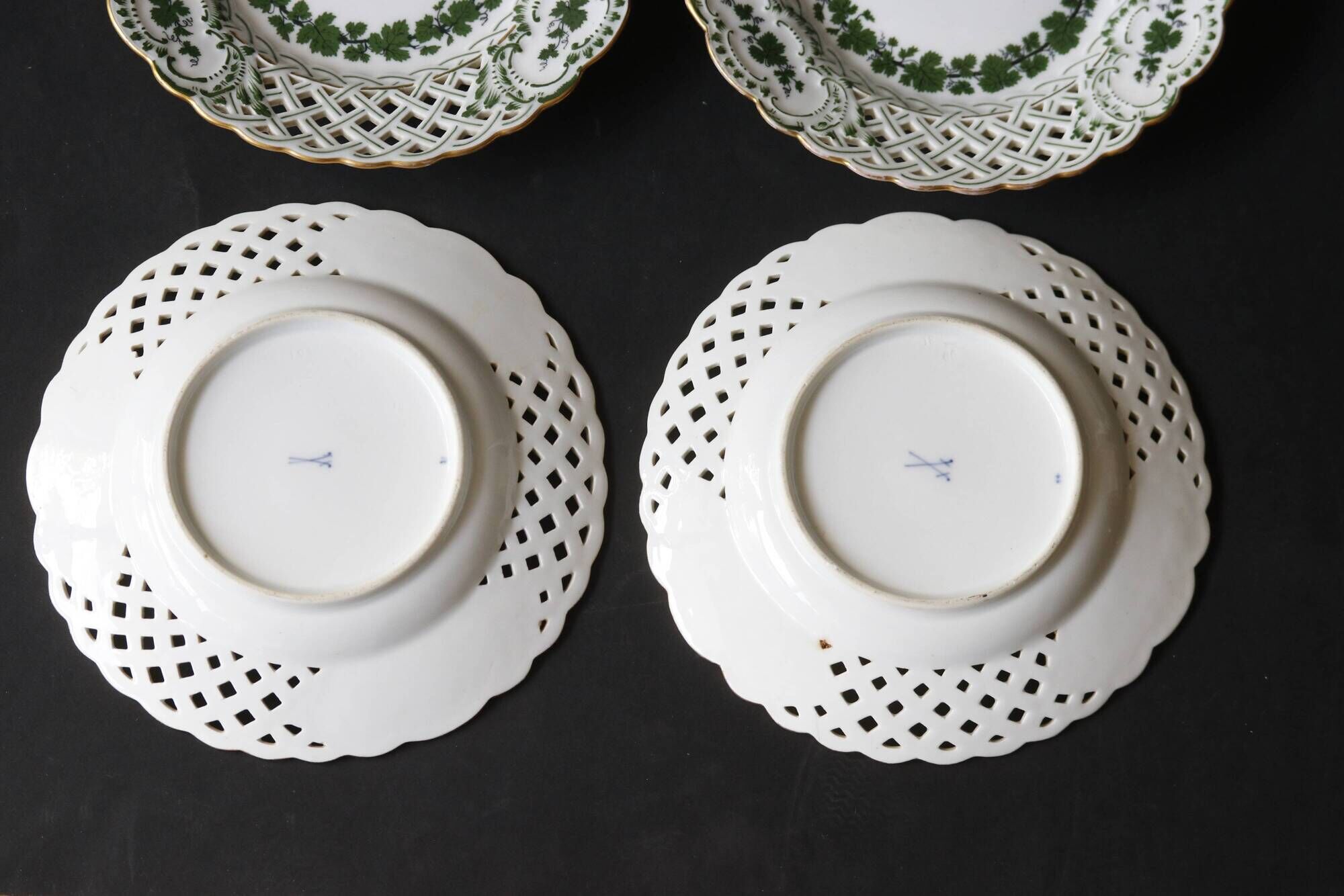 Suite of 4 plates in Meissen porcelain, Germany