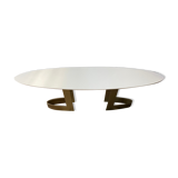 Table basse ovale en corian de Martine Cazes et Thierry Conquet