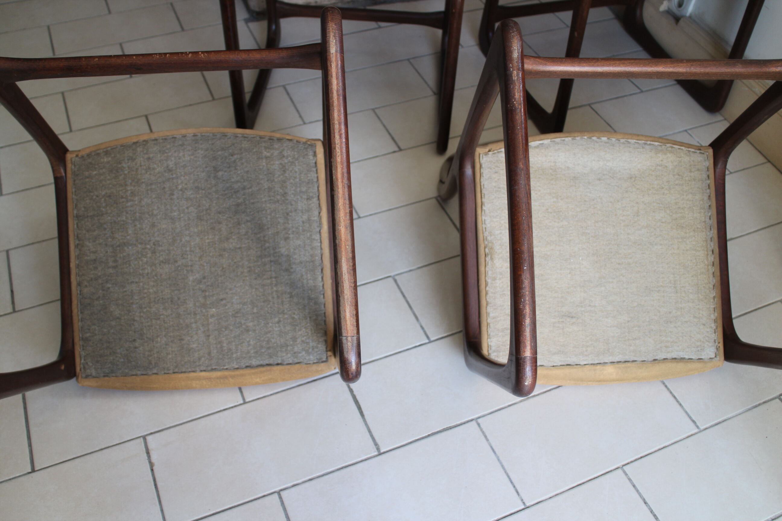 Série de 4 chaises traineau Baumann
