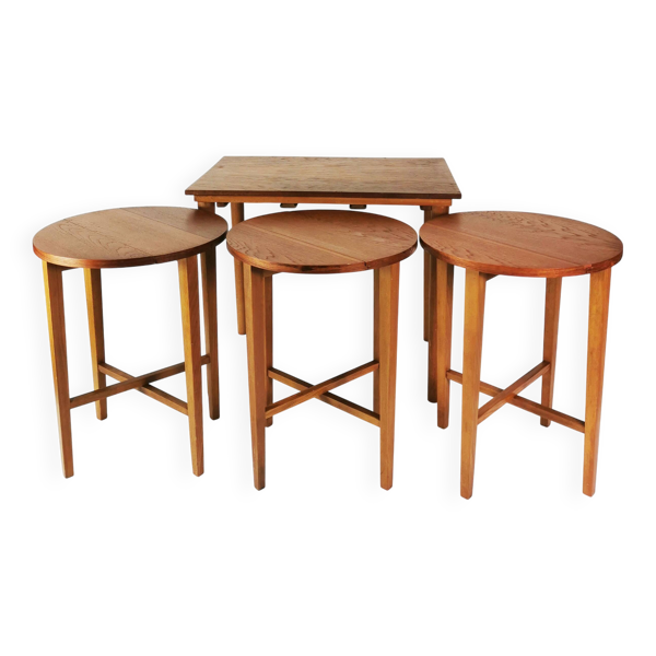 Tables pliantes du milieu du siècle, conçues par P. Hundevad, Novy domov, Tchécoslovaquie