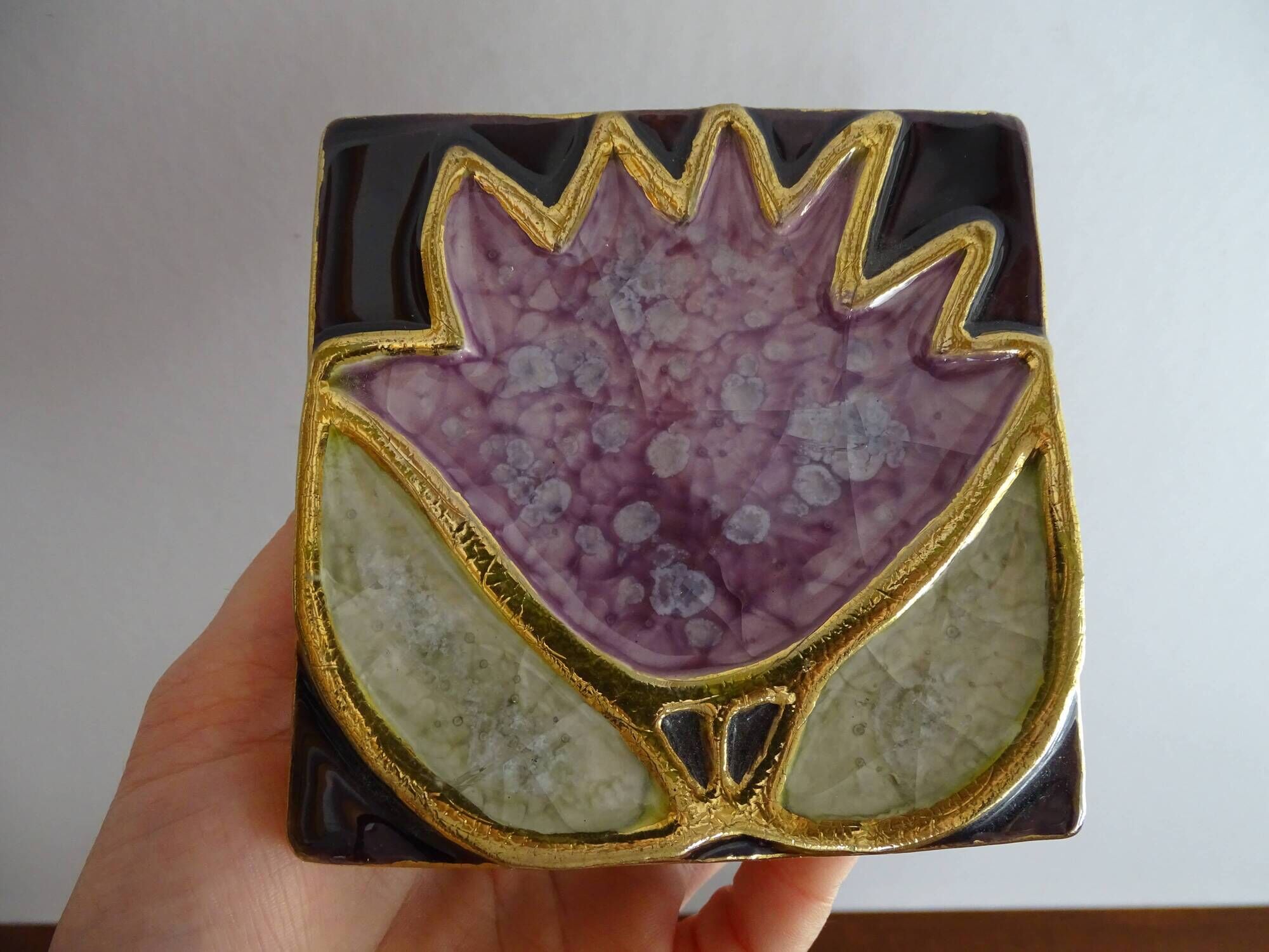 Mithé Espelt jewelry box 1960 - Ceramic and wood peony flower and gold decoration