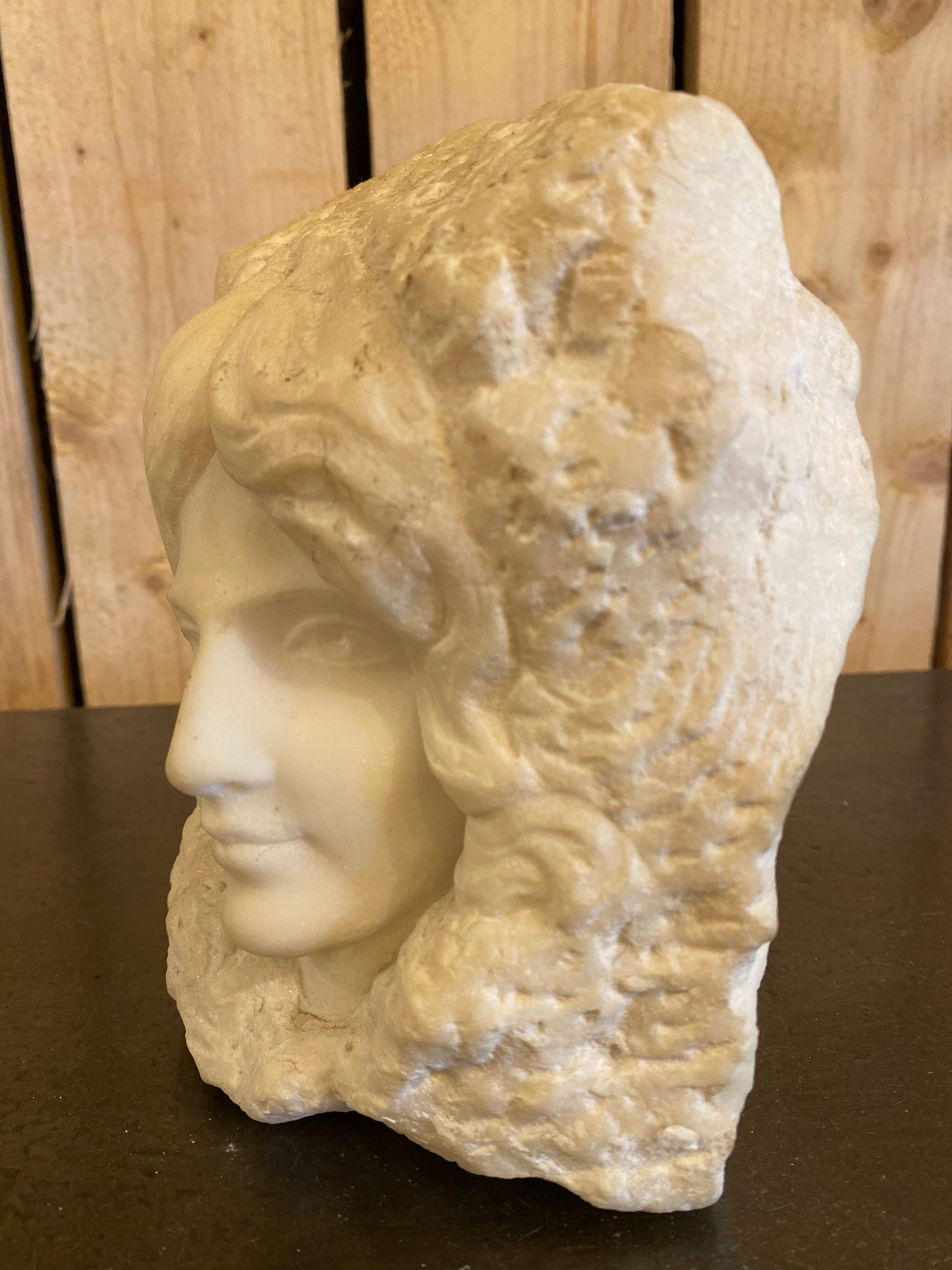 Sculpture visage de femme dans bloc en marbre 1900