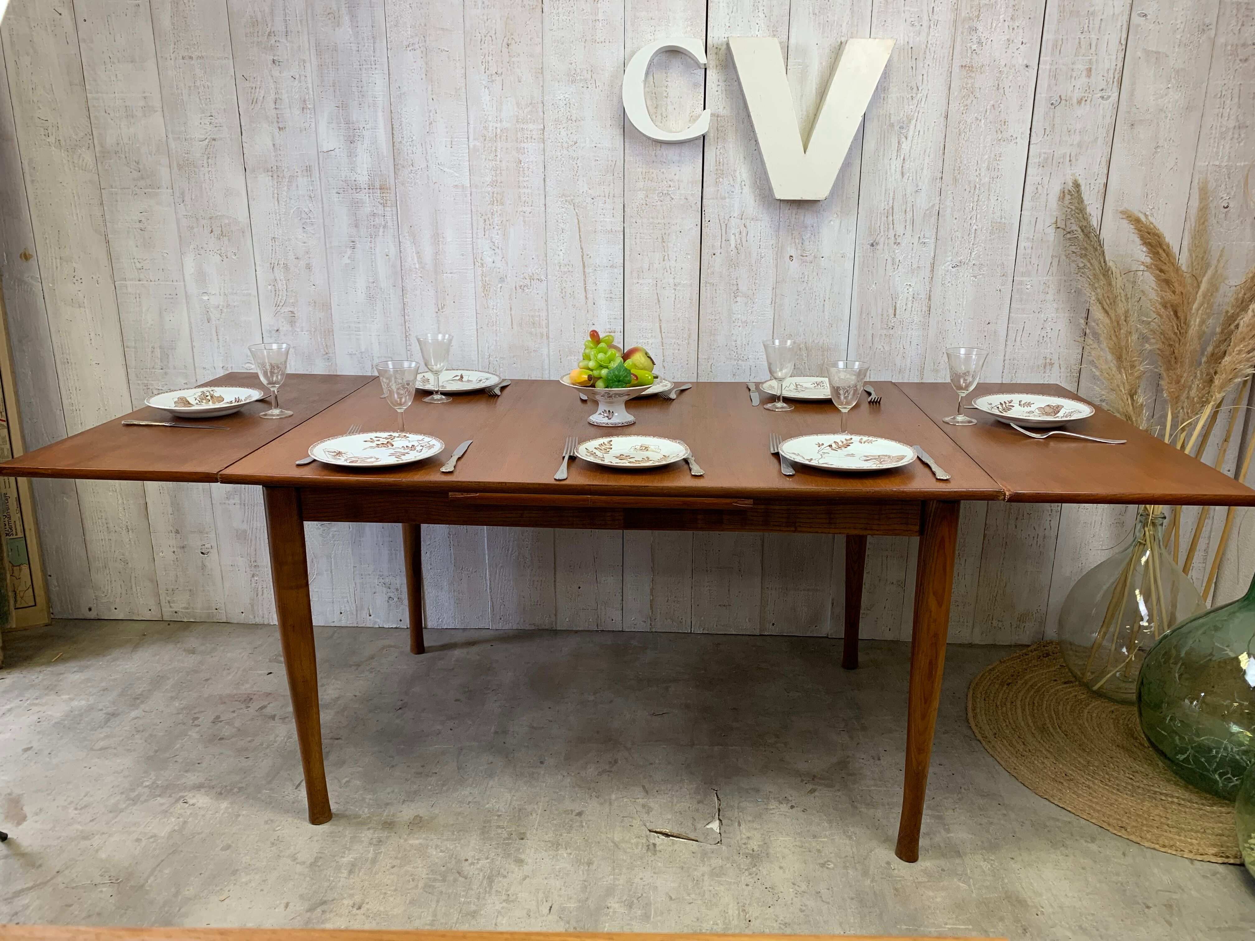 Vintage extendable table