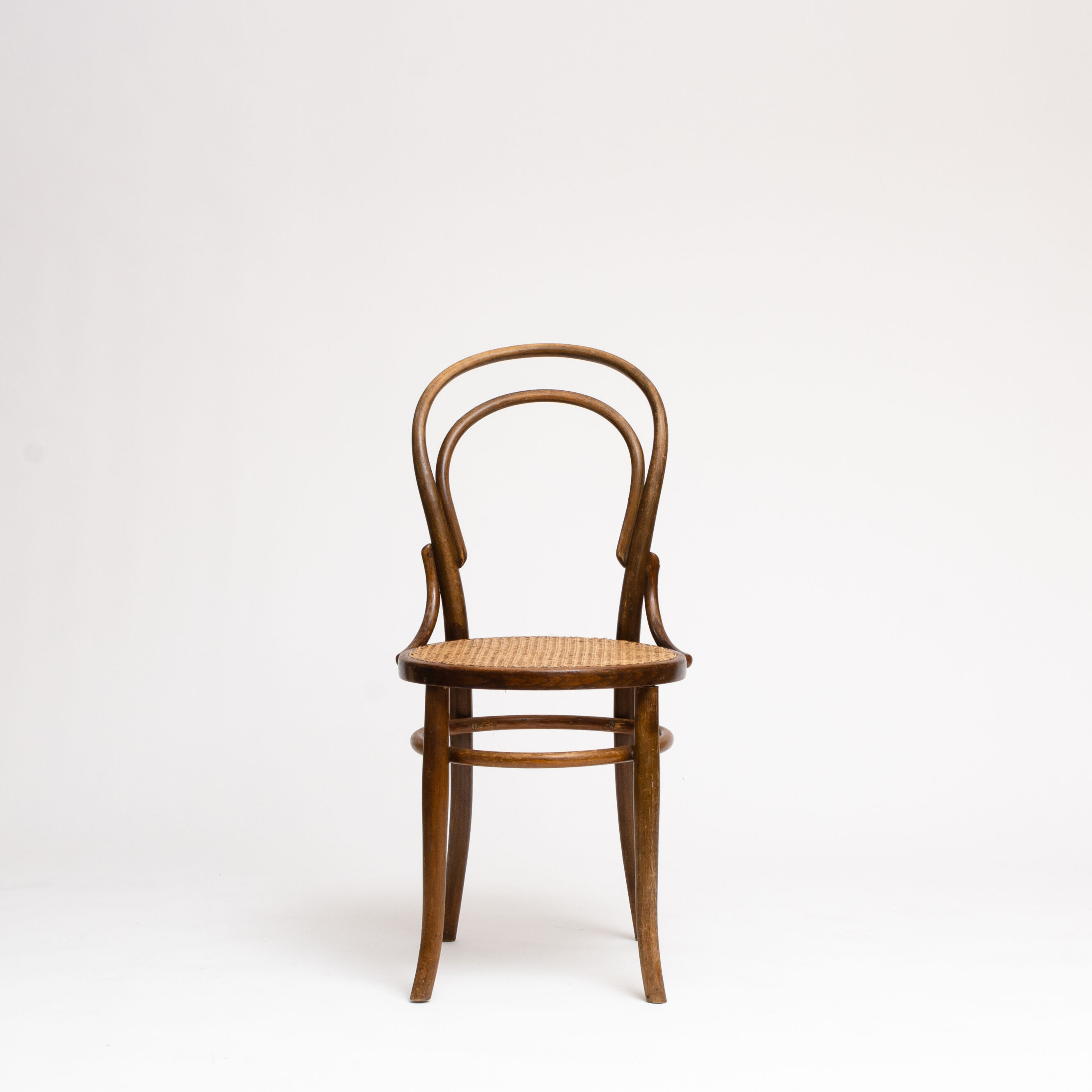 Chair No. 14 in curved wood and Fischel tanned seat