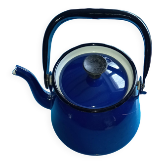 Vintage blue enamelled metal kettle - 1 litre approx. 12cm high (without handle)