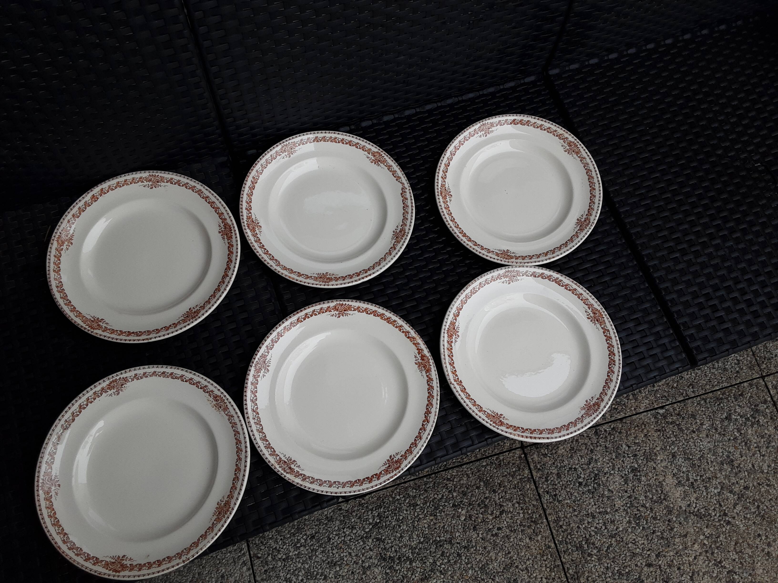 Set of 6 vintage flat plates, 23 cm, Longwy brand, Mireille pattern.
