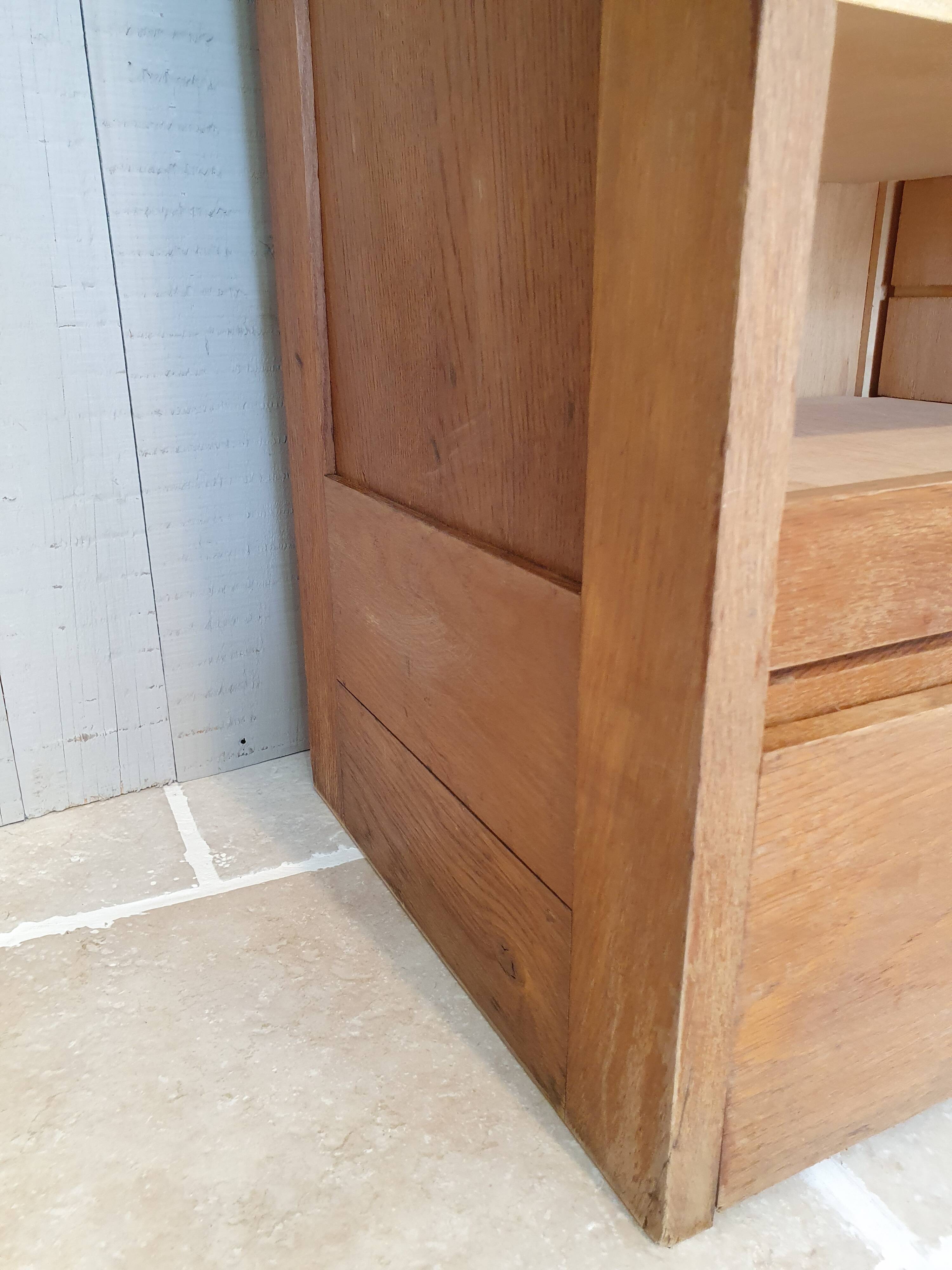Double curtain cabinet
